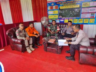 Kapolsek Kemuning Minta Personil Pos Pam Nataru 2023 di Tepos Wisata Selensen Laksanakan Coolling Sy